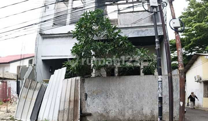 Rumah Mangkrak 2 Lt,luas 138m,hoek,di Jl Warung Silah,cipedak,cash Only,cocok Untuk Usaha
