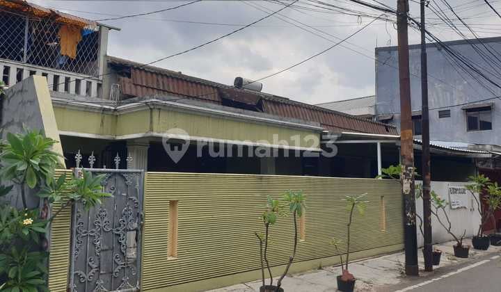 Cash Only, Rumah Minimalis Luas 282M, di Cempaka Putih , Strategis, Dekat Tol