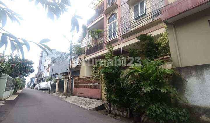 Rumah Siap Huni 2Lt,Luas 104M,Menteng Atas,Cash Only,Strategis