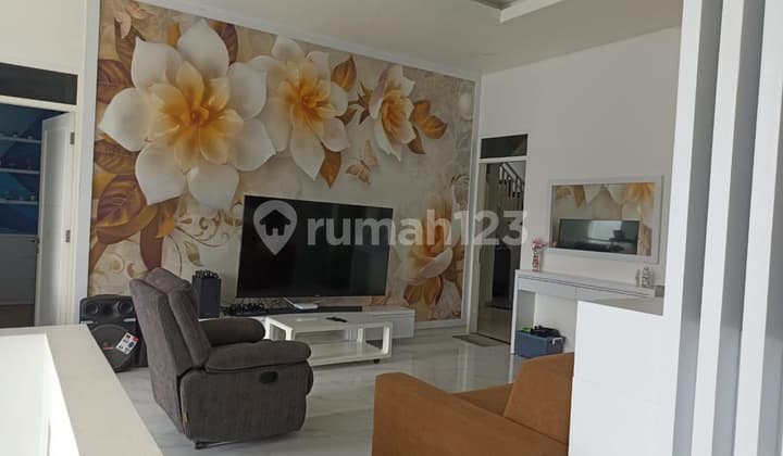 Di Jual Rumah Lux Singgasana Pradana