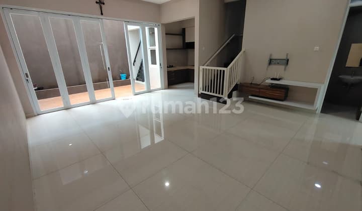 Di Jual Rumah Lux Minimalis Di Jl Kembar