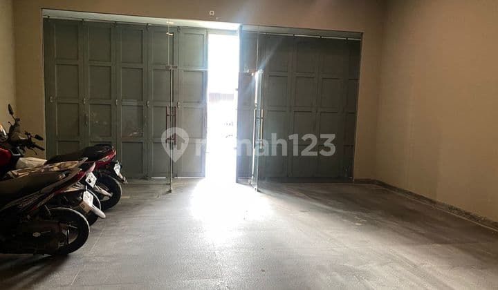 Di Sewakan Ruko Amat Besar Di Jl Kopo