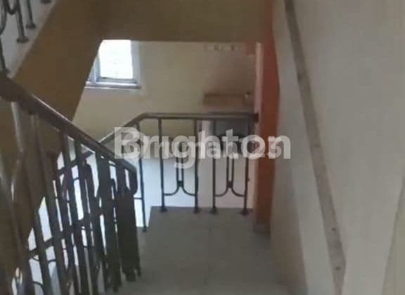 RUKO 3 LANTAI LOKASI STRATEGIS DI AREA CILODONG