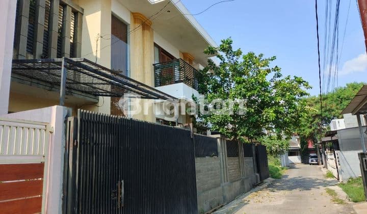 HUNIAN CANTIK 2 LANTAI, ASRI, NYAMAN, AMAN DI LOKASI YG SANGAT STRATEGIS DI KOTA BANDUNG