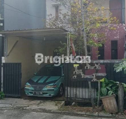HUNIAN YANG NYAMAN DAN COCOK UNTUK TEMPAT TINGGAL AREA SANGAT STRATEGIS DAN 2 ROW JALAN