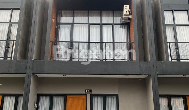 HUNIAN CANTIK 2 LANTAI AMAN ,NYAMAN, LOKASI STRATEGIS DALAM KLUSTER