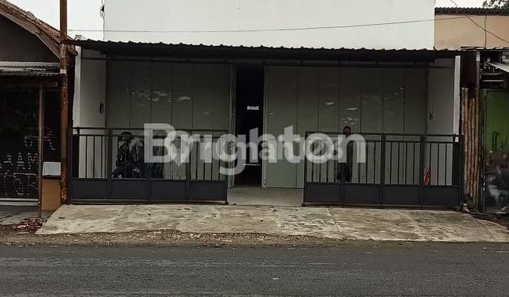 Strategic kiosk/shop on Jogja - Bantul highway, Kweni Jogja