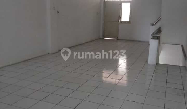 Ruko 3 Lantai Siap Pakai. Ada Rooftop
