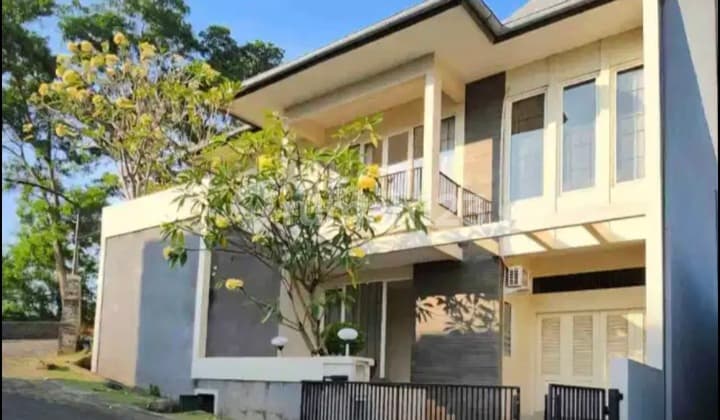 Rumah 2 Lantai Siap Pakai di Graha Candi Golf