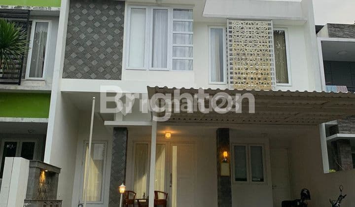 RUMAH 2 LANTAI SIAP PAKAI SUDAH FULL FURNISHED. TINGGAL BAWA KOPER YUK