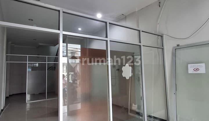 Ruko 3 Lantai Siap Pakai Di Banyumanik