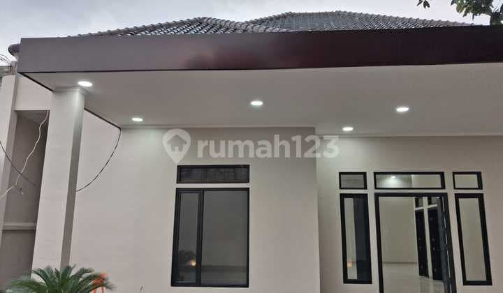 Rumah Mewah Baru di Tengah Kota Semarang. Bebas Banjir, Lokasi Strategis, Aman & Nyaman