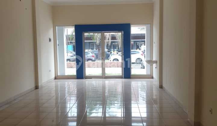 Ready-to-Use Shophouse in West Semarang. Strategic Location.