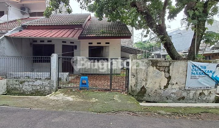 COMFORTABLE MINIMALIST HOUSE IN A STRATEGIC LOCATION IN THE CENTER OF BOGOR CITY COMFORTABLE MINIMALIST HOUSE IN A STRATEGIC LOCATION IN THE CENTER OF BOGOR CITY