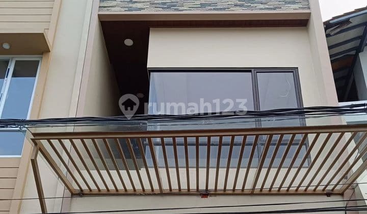 Rumah Minimalis Modern Siap Huni Tomang Jakarta Barat