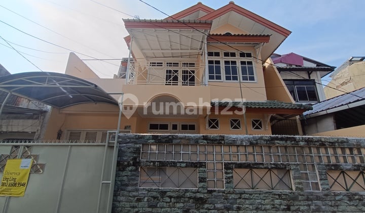 Rumah 2 Lantai Angsana-Tomang, Renovasi Siap Huni & Bebas Banjir