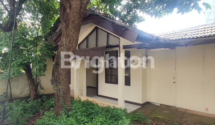 DI RUMAH DI TEGAL GUNDIL