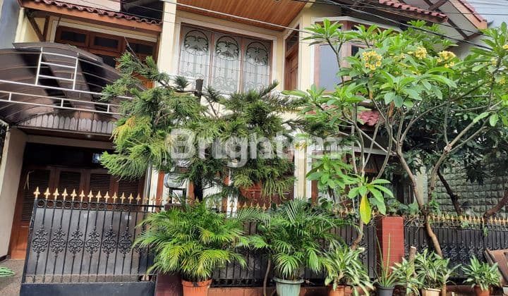 RUMAH ASRI SANGAT STRATEGIS DI PASAR MINGGU