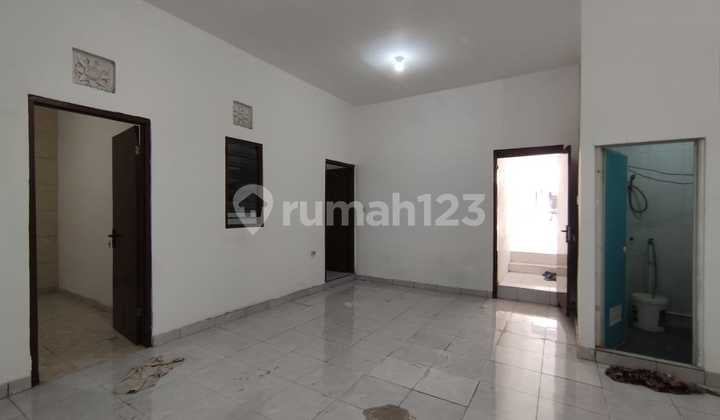 Store + 2 Bedroom House in West Denpasar