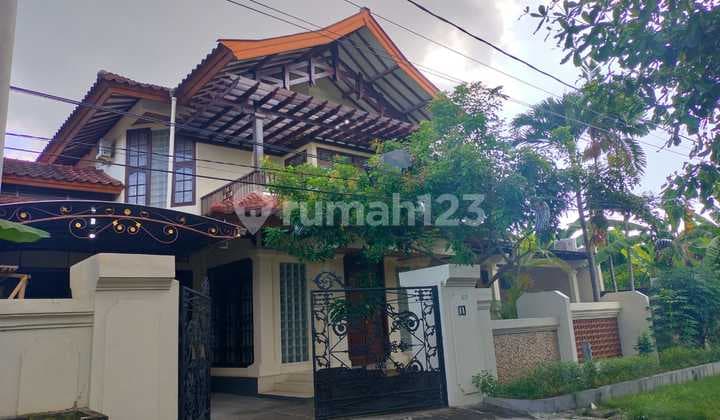 Rumah Luas Lokasi Istimewa di Renon