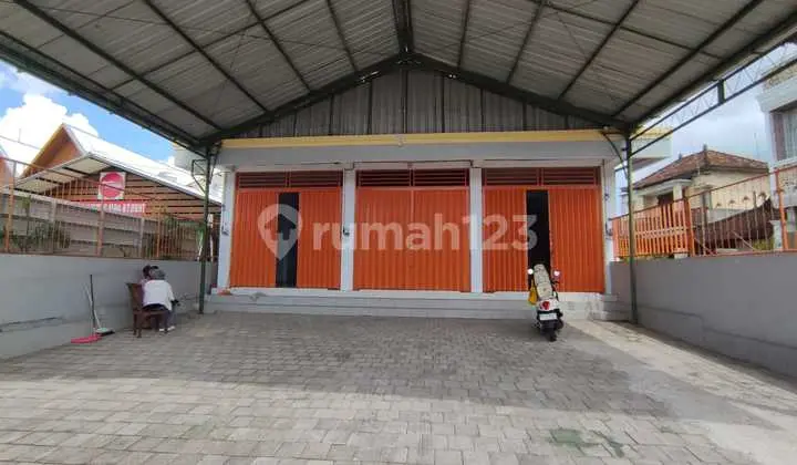 Toko Siap Pakai di Jalan Utama Denpasar Barat