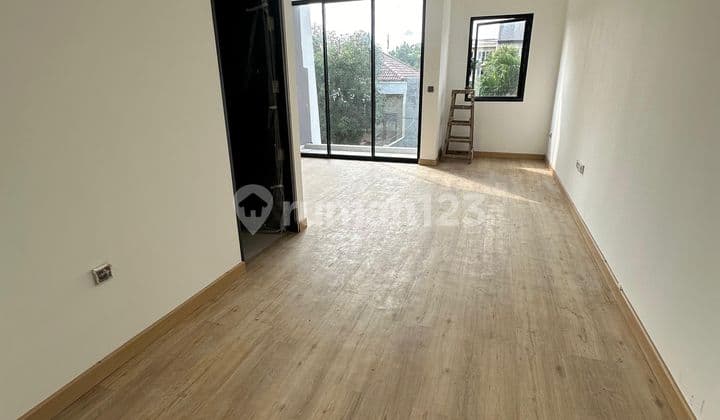Di Rumah di Kavling dki meruya jakarta barat termurah rumah model terbaru nyaman 4 bedroom jalan luas dalam komplek termurah cepat