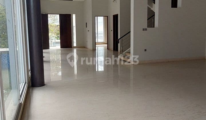 For sale fast: House in PIK 1 premium cluster, 3-story house, 7 bedrooms, cheapest and luxurious, brand new with swimming pool.