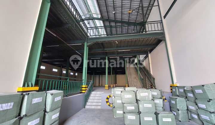 For Immediate Rent: Neat 2-Story Warehouse, Cheapest in Bandengan Near Asemka Morning Market, 40ft Container Access, Area 1400, Close to Toll Gate.