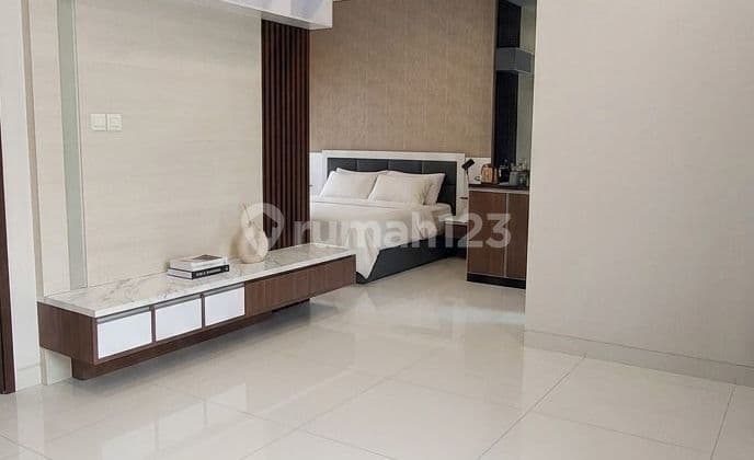 Di Jual Cepat Rumah di Lucky Park Grisenda Termurah Lebar 8 Hadap Selatan Lokasi Strategis Deket Tol Deket Pik Rumah Rapi Siap Huni 4+1 Kamar Tidur SHM bisa KPR