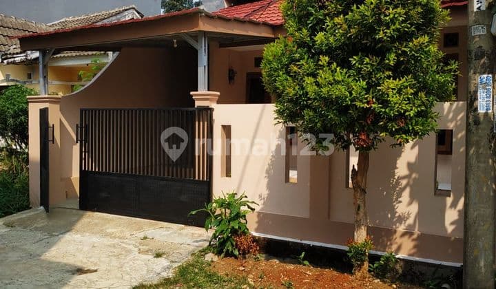 House in Cilebut Bumi Pertiwi 2 Housing Estate, Renovated, Freehold Title, Lush and Neat.