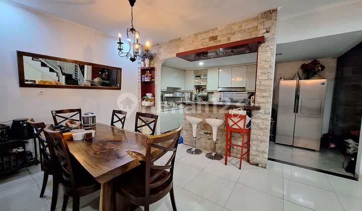 House in Taman Semanan Indah, West Jakarta