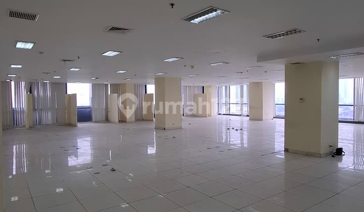 2 Unit Gabungan Office L'Avenue Semi Furnished