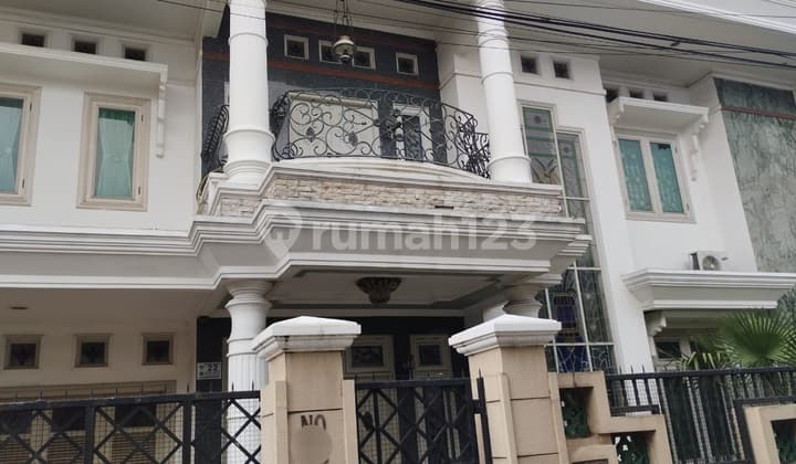 Rumah 5 Kamar di Kebon Jeruk Cocok untuk Kost