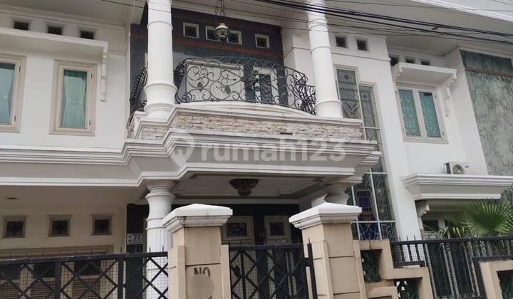 Rumah 5 Kamar di Kebon Jeruk Cocok untuk Kost