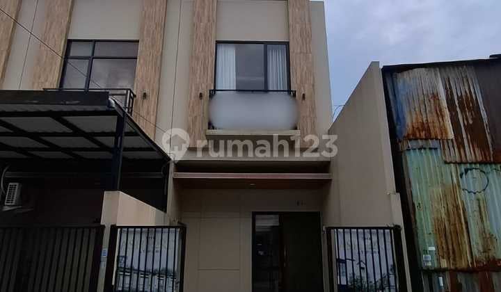 Mini Cluster Rumah 2 Lantai Lokasi Bebas Banjir di Rawa Buaya