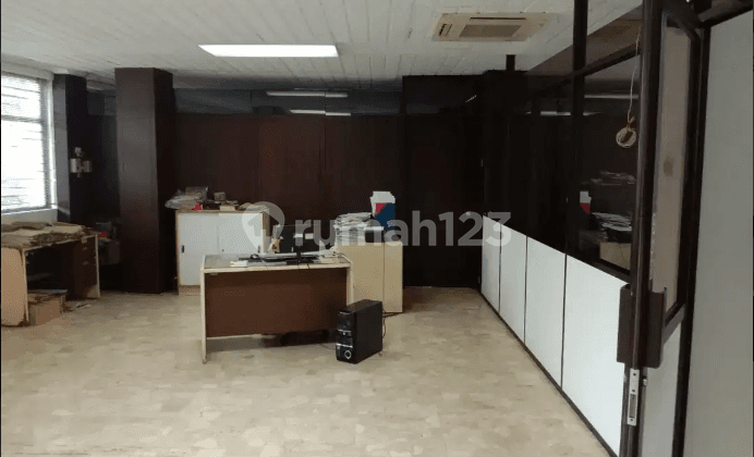 Ruko Gandeng Di Gambir Cocok Untuk Kantor Atau Bank Posisi Hook
