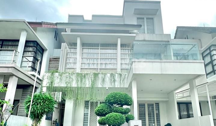 Rumah 3 Lantai Cluster Emerald Residence Bintaro