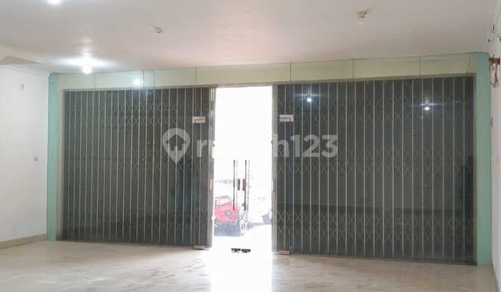 For Rent Cemara Shop House in Harapan Indah Bekasi