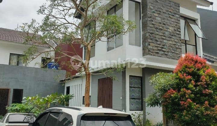 Nice Hoek house ready to occupy in Graha Raya Bintaro