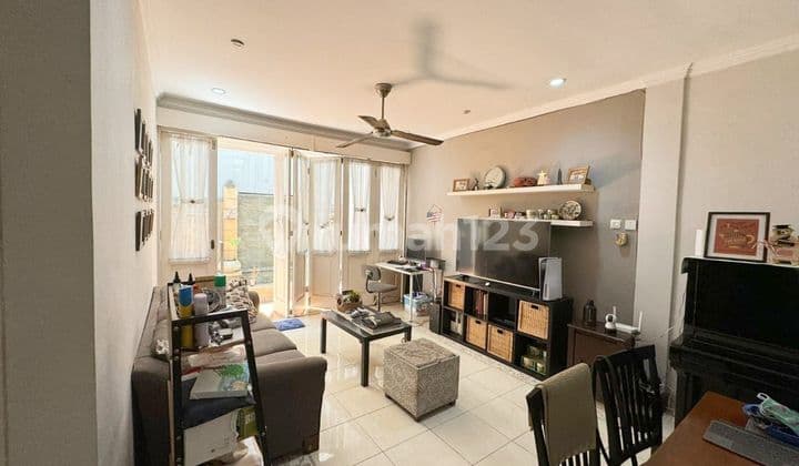 Rumah 2 lt siap huni kokoh lokasi strategis di Kavling Deplu Cipulir