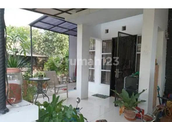 Rumah Siap Huni Rapih dan Terawat Hook di Graha Raya