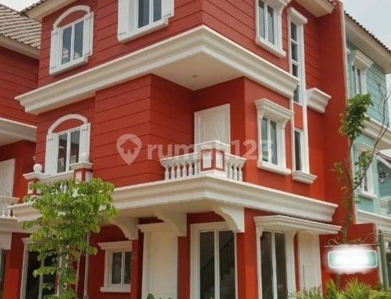 FOR RENT: Corner House in Omaha Village, Gading Serpong - Comfortable & Strategic Living