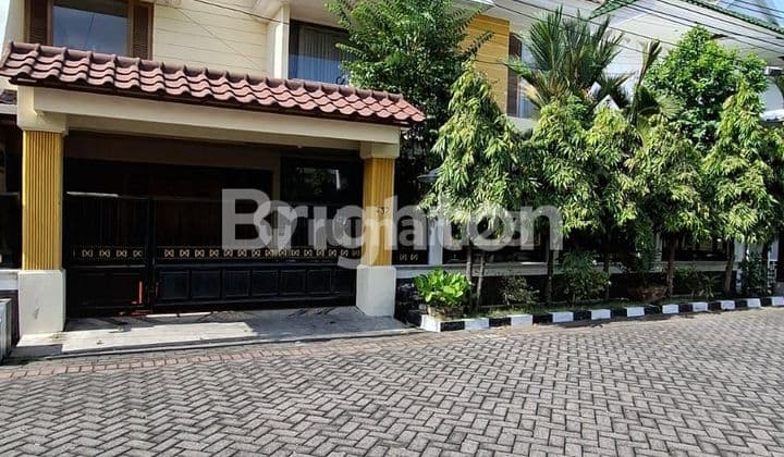 RUMAH DI MANYAR KERTOADI MEWAH SIAP HUNI