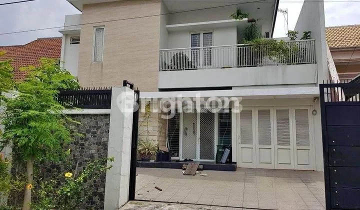 RUMAH DI SIMPANG DARMO PERMAI SELATAN RUMAH DI SIMPANG DARMO PERMAI SELATAN