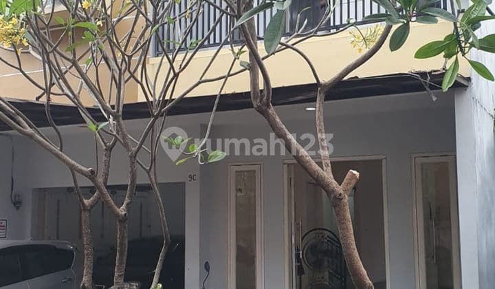 3-Storey House South-Facing 8 Minutes to The Park Pejaten Mall J-41880