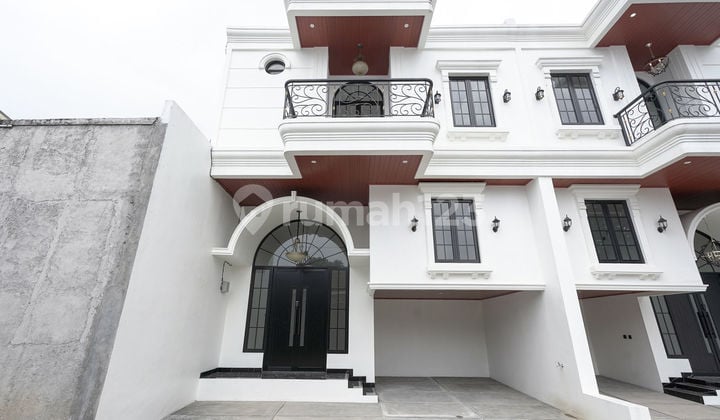 Rumah Cantik 11 Menit ke Gerbang Tol Jatikarya 2 SHM Bebas Banjir J39807