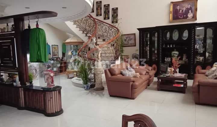 Rumah Mewah Pluit Classic Style Siap Huni Lokasi Bagus