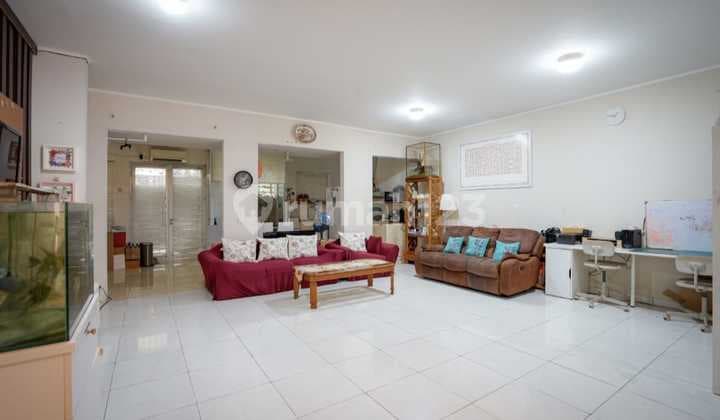 Rumah 2 Lantai Rapi Renovasi Semi Furnished Foresta Bsd