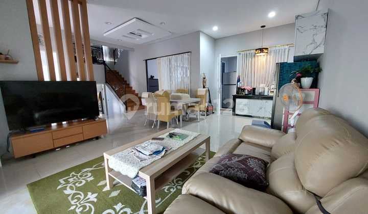 Foresta BSD, Hook Asri Renovasi