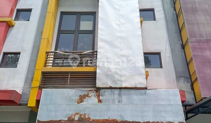 For Quick Sale 3-Story Shop House - Strategic Location Seturan, Sleman